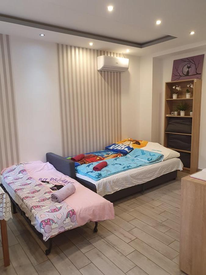 Апартаменты Viola Apartman With Infra Sauna Сегед Экстерьер фото